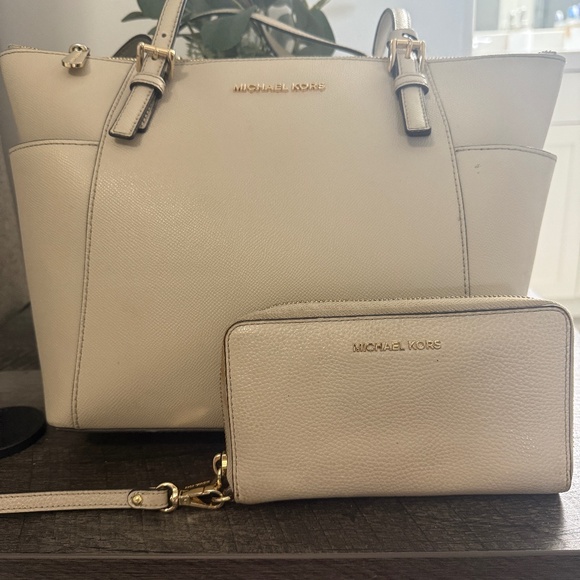 Michael Kors Purse and Wallet - Picture 1 of 1